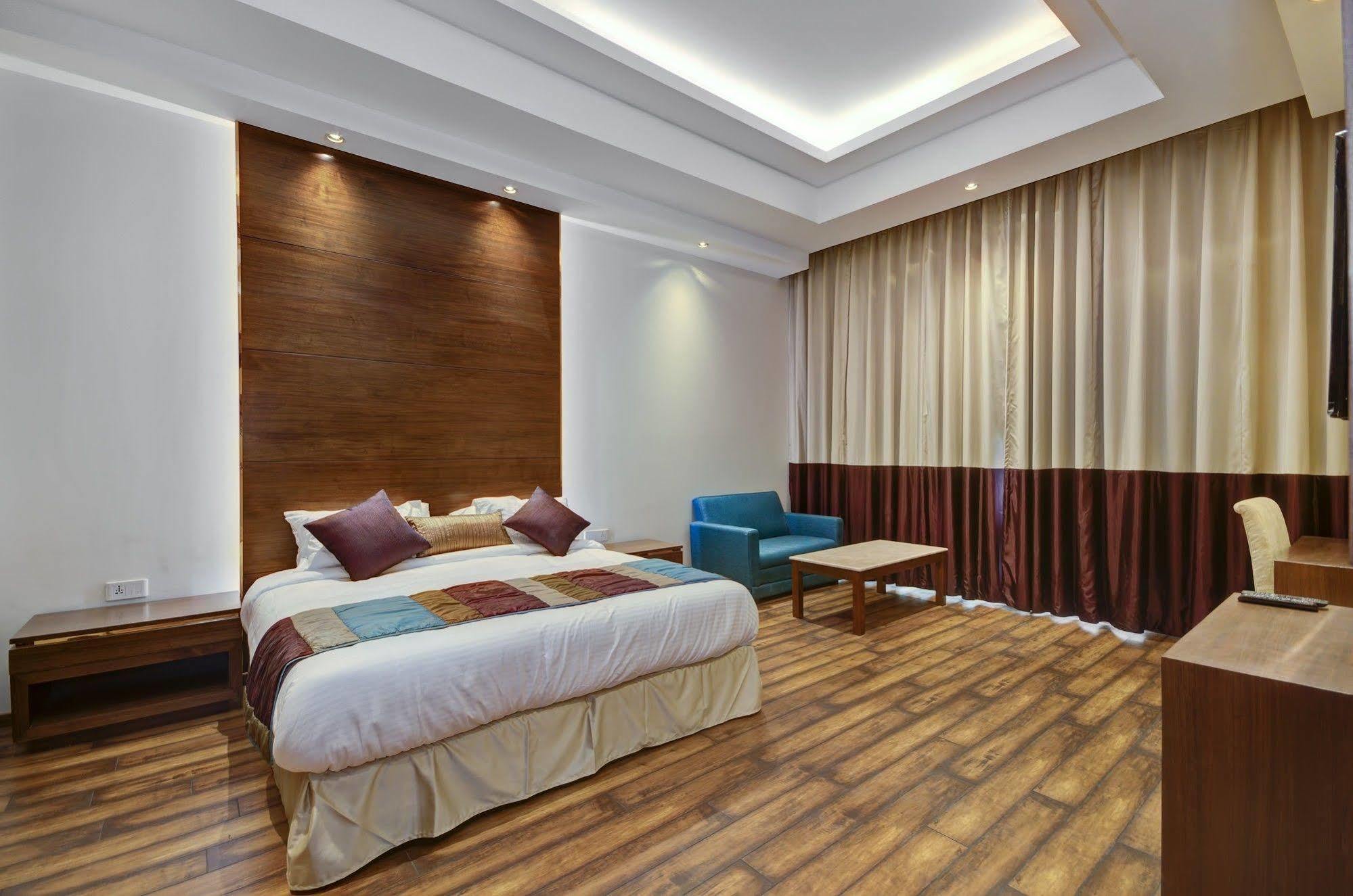 La Sagrita Hotel New Delhi Exterior foto