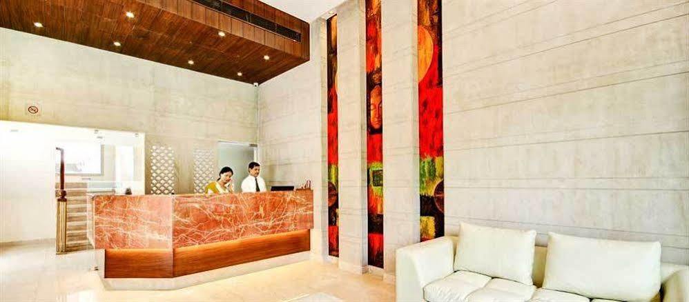 La Sagrita Hotel New Delhi Exterior foto